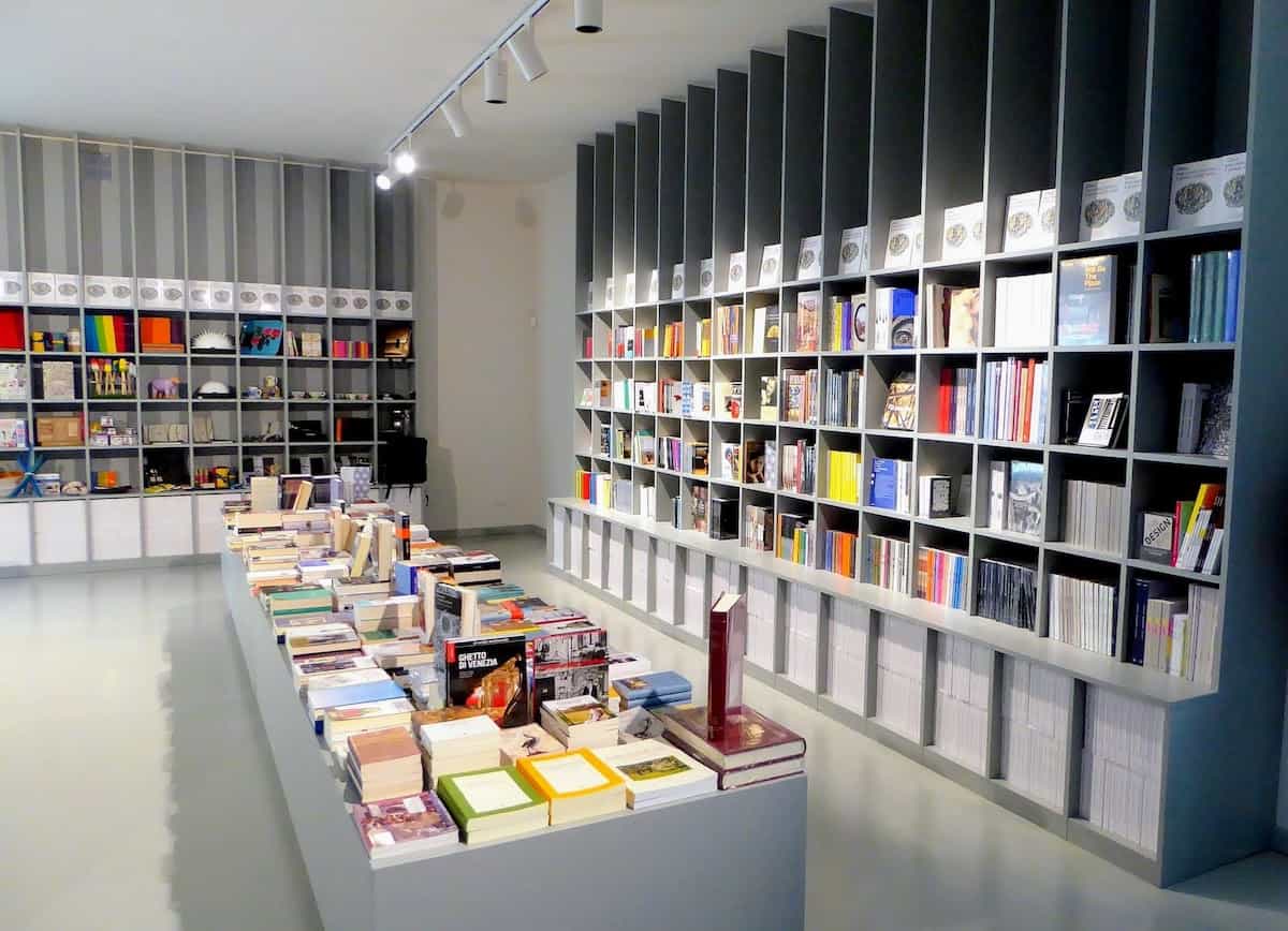 The contemporary museum book store