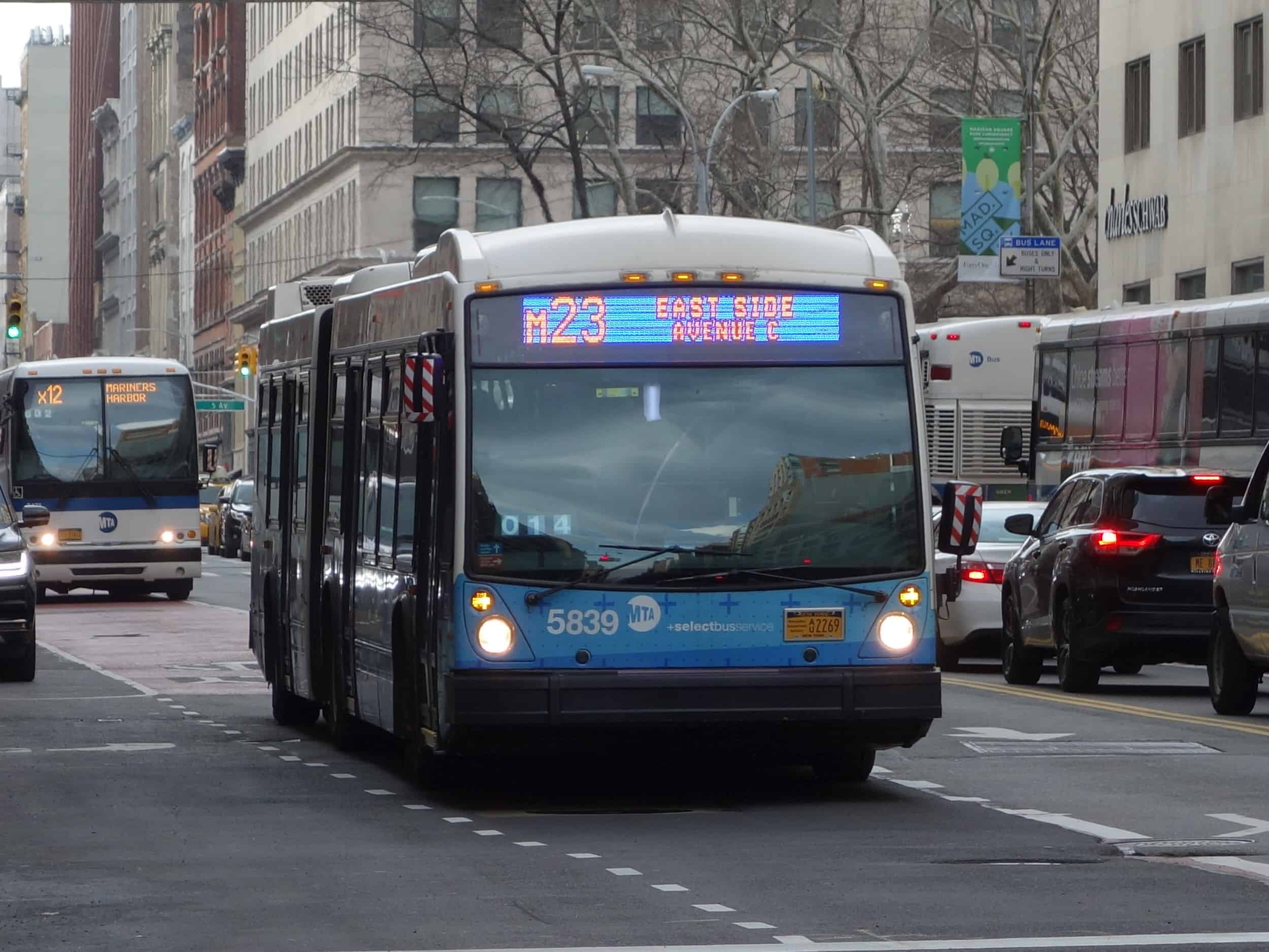 Photo of an MTA bus on Park Avenue and 23rd Street