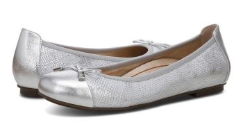 For dress, I love this Vionic Minna Ballet Flat, which also comes in black