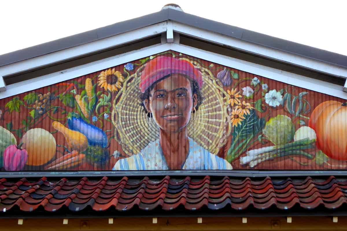 Iconic mural on Charleston City Market by artist David (credit: Jerome Levine)