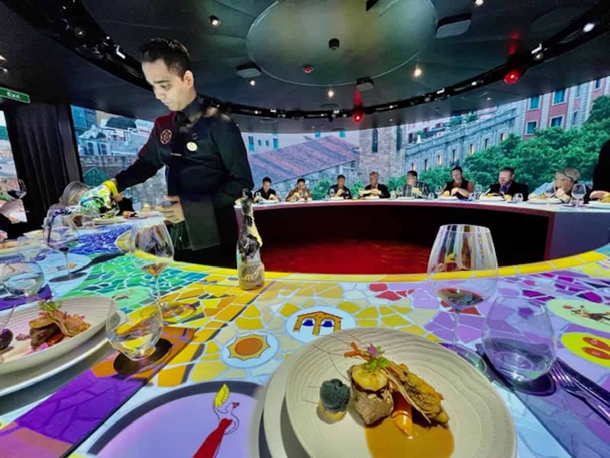 Serving the 360 main course with animated tabletops.