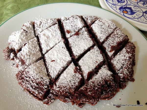 Recipe for Tenerina Cake, a typical dessert from Ferrara