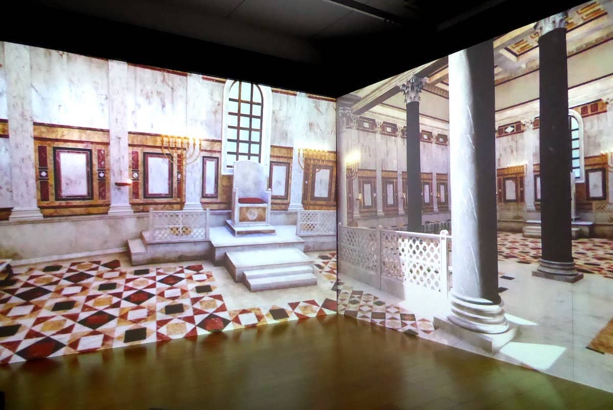 In the Jewish Museum in Ferrara, a life-like film screens tell a story through the eyes of an Italian Jew