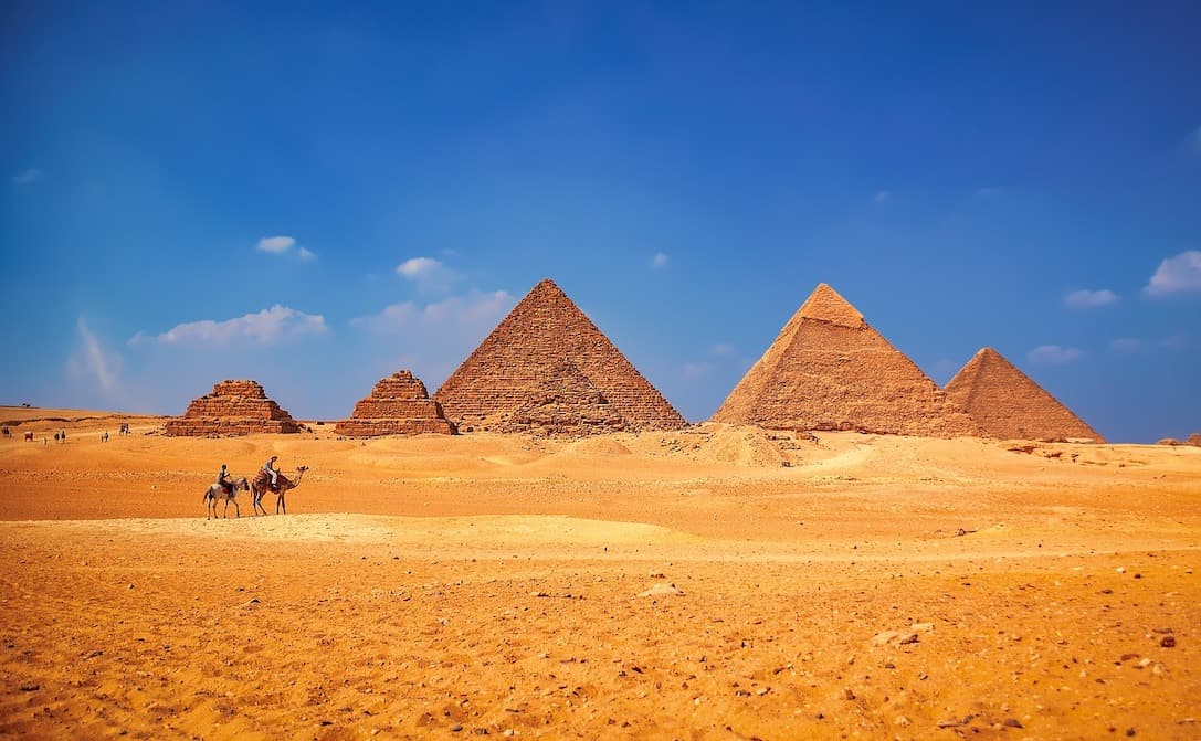 The best Nile River cruises transport passengers to the Pyramids