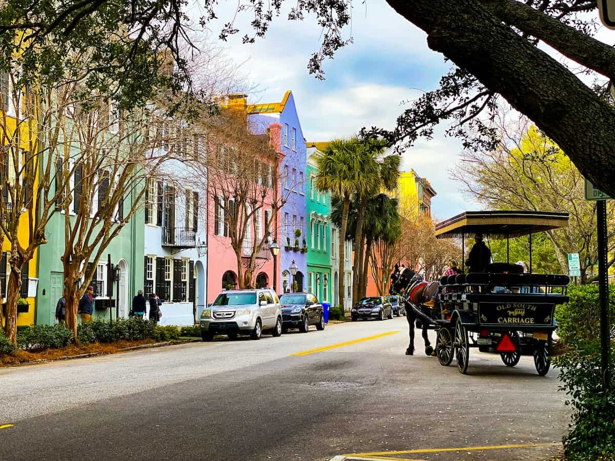 Rainbow row by Leonel Heisenberg on Unsplash