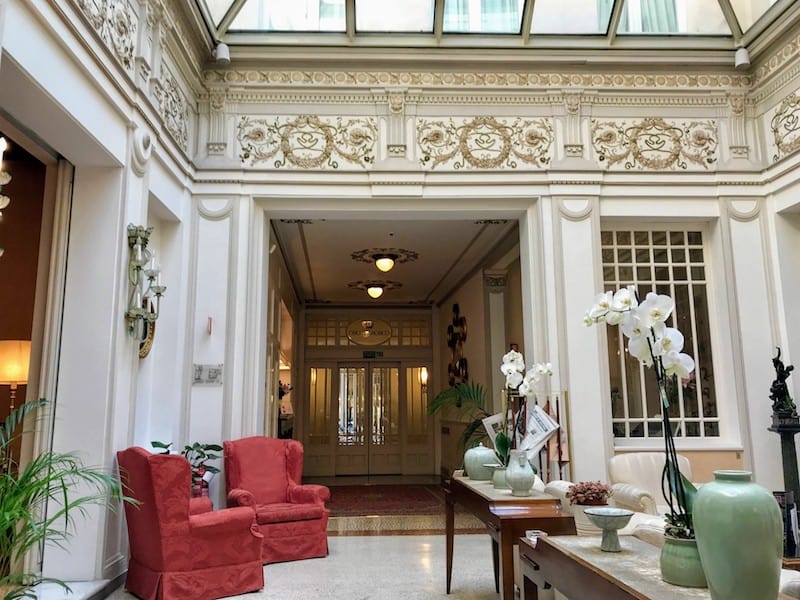 lobby of Hotel Corona D'oro in Bologna