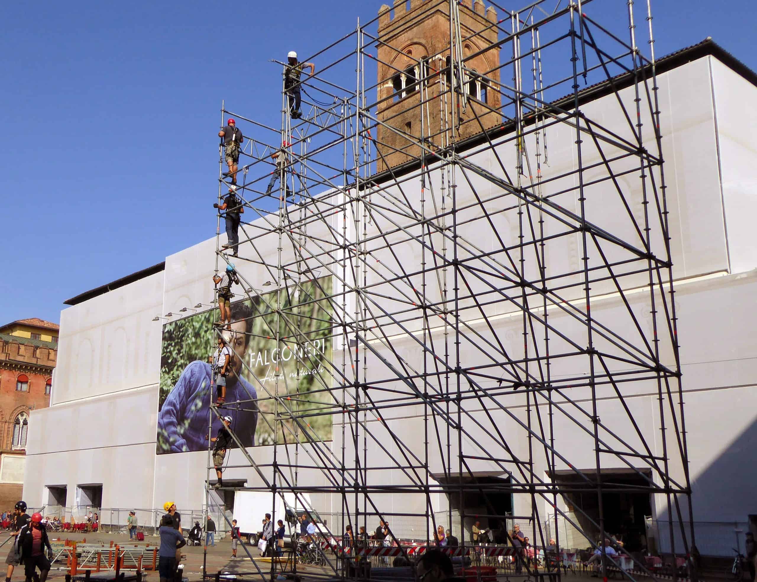 Erecting scaffolding on the square