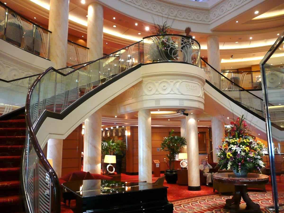 The elegant atrium lobby on the QM 2