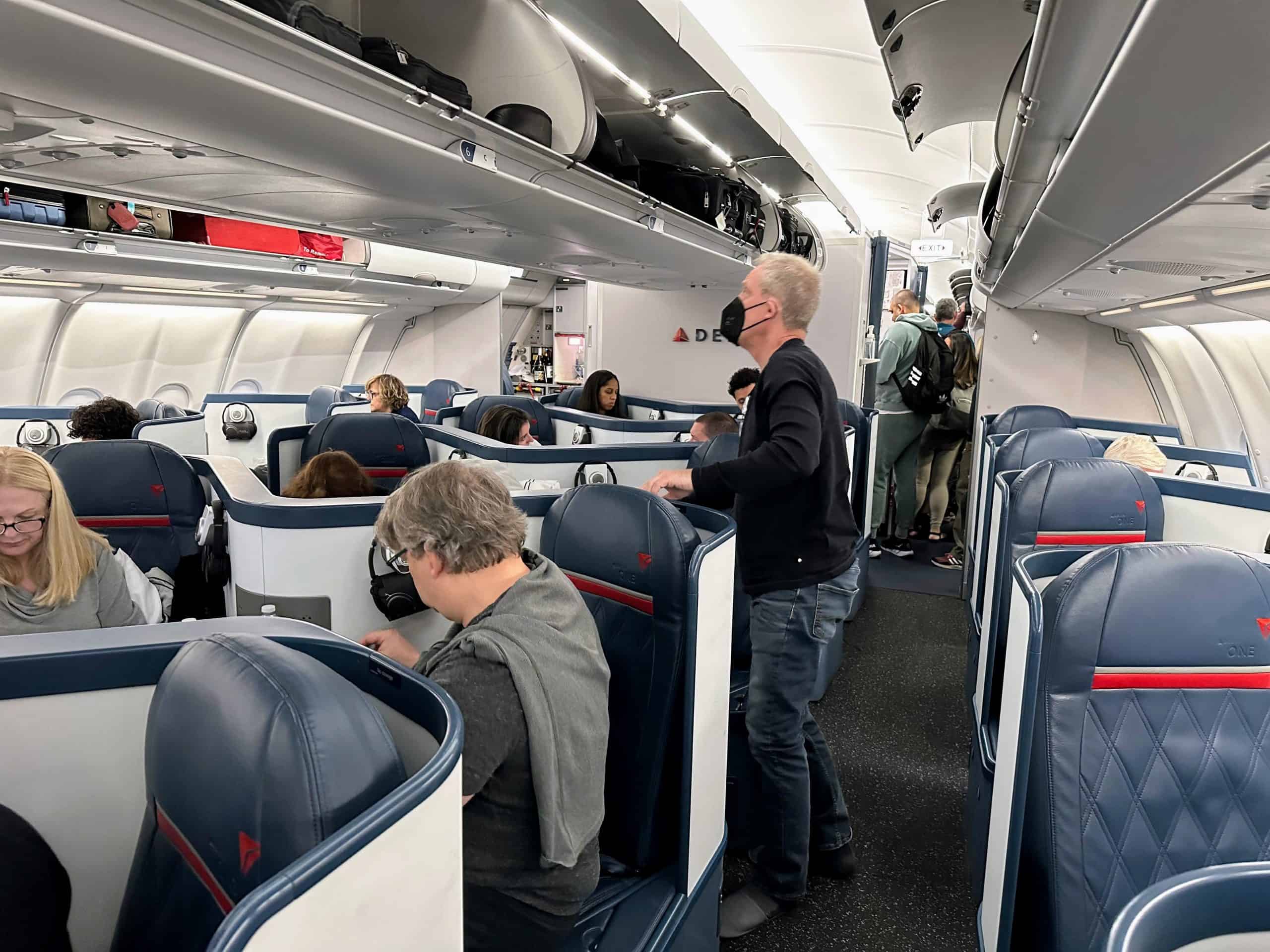 Seat configuration on Delta One Business Airbus A330-300