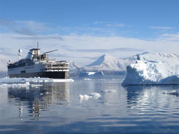 Through the Northwest Passage: Ice, Tundra and Amazing Scenery